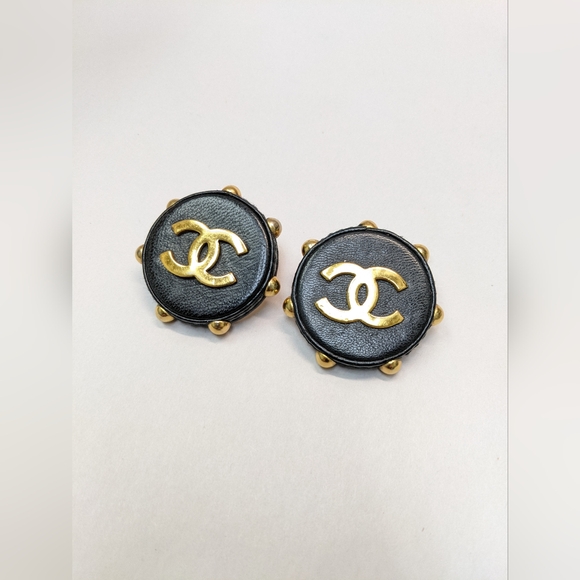 Vintage Chanel CC Leather Earrings #792 - Picture 9 of 10